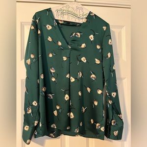 Banana Republic Pleated Vee Floral Blouse Green